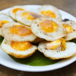 ไข่นกกะทาทอดร้อนๆ 12 ฟอง