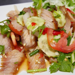 ยำคอหมูย่าง (Grilled Pork Neck Salad)