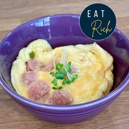 ข้าวหน้าไข่ข้นแหนม