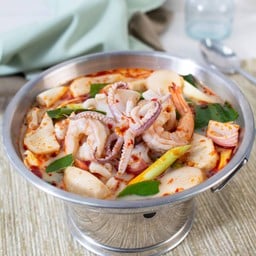 ต้มยำรวมมิตรทะเลน้ำข้น (กับข้าว)