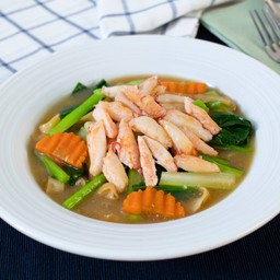 ราดหน้าเนื้อก้ามปู