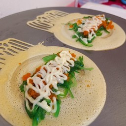 โตเกียว ยำสาหร่าย+ ไข่กุ้ง มายอง ( 2 ชิ้น )