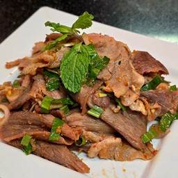 น้ำตกเนื้อวากิว