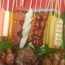 ก๋วยเตี๋ยว,เหนียว-หมูปิ้ง,ลูกชิ้นทอด
