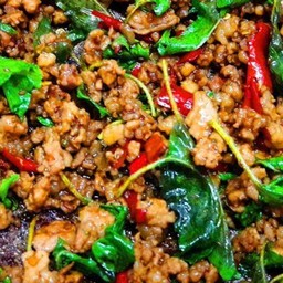 ผัดพริกแกงหมูสับราดข้าว