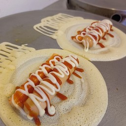 โตเกียว ปูอัด+ไส้กรอก ( 2 ชิ้น )