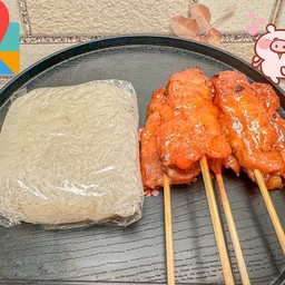 ข้าวเหนียว1ห่อ ไก่ย่าง5ไม้