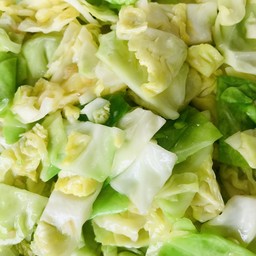 กะหล่ำปลีผัดน้ำปลา