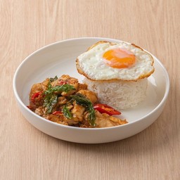 ข้าวกะเพราพร้อมไข่ดาว