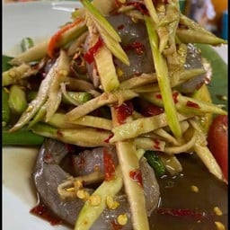 ตำมะม่วงกุ้งสด