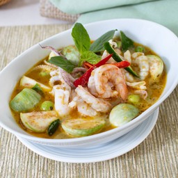 แกงเขียวหวานทะเล (กับข้าว)