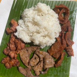 ข้าวเหนียวหมูเชียงฮาย+ตับทอดกระเทียม+หมูทอด