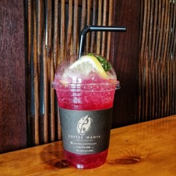 สตอว์เบอรี่โซดา