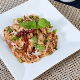 น้ำตกคอหมูย่าง