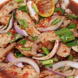 ยำคอหมูย่าง