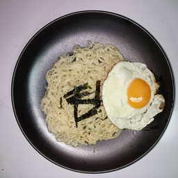 มาม่า คาโบนาร่า ไข่ดาว