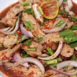 ยำคอหมูย่างปลาร้านัว