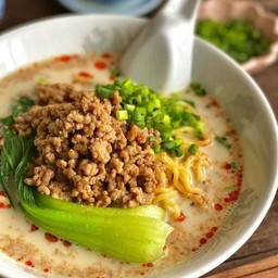 ราเมง หมูสับ ซุปกระดูกหมูต้มยำ