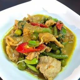 แกงกะทิหมู+หน่อเหรียง