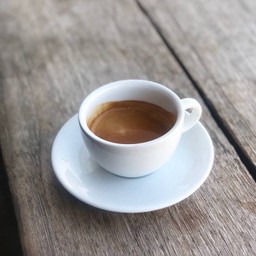 เอสเพรสโซ่ร้อน (H Espresso)