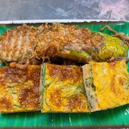 ไข่ทอดชะอม