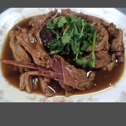 ขาเป็ดตุ๋นเห็ดหอม (ใหญ่)