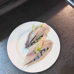 ข้าวปั้นหน้าปลาซาบะดอง