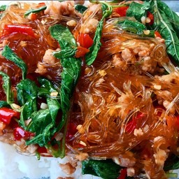 กะเพราวุ้นเส้นหมูสับ