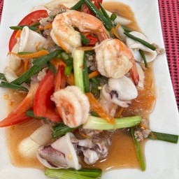 ยำวุ้นเส้นหมูสับทะเล