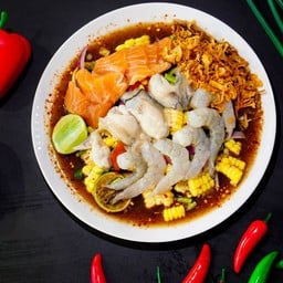 ยำแซลมอนหอยนางรมกุ้งสด