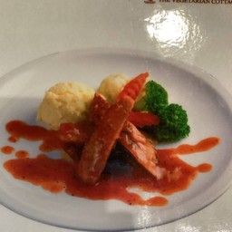 เนื้อสันราดซอสไวน์แดง