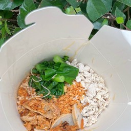 หมี่คลุกไก่สับ