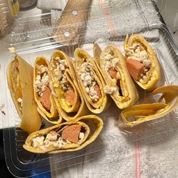 ไข่ไก่+ไก่สับ+ไส้กรอก (โตเกียวยัก)