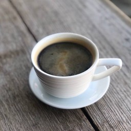 อเมริกาโน่น้ำผึ้งร้อน (H Honey Amc)