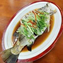 F02กะพงนึ่งซีอิ๊ว •Steam Sea Bass With Soy Sauce