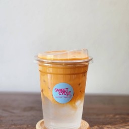 ชาไทยมะพร้าว l Thai tea coconut ชาจะไม่เข้มนะคะ ออกไปทางนุ่มๆหอมมะพร้าว