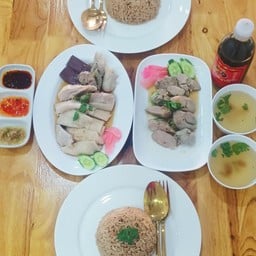 เฮงเจริญข้าวมันไก่สิงคโปร์ หัวหิน (โค้งพระจันทร์)