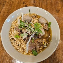 บ้านส้ม พฤกษาพรรณหลังราชภัฏนครปฐม