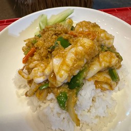ข้าวหมึกผัดผงกะหรี่