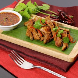 เนื้อย่างจิ้มแจ่ว ( โคขุน)