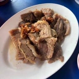 เนื้อตุ๋นรวม (สามชั้นเนื้อ น่องลายเปื่อย เอ็นตุ๋น)