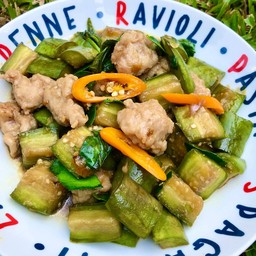 หมูเด้ง ผัดพริกสด