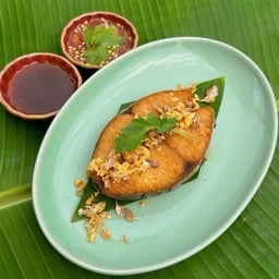 ปลาอินทรีย์ทอดน้ำปลา  -Deep Fried King Mackerel with Fish Sauce