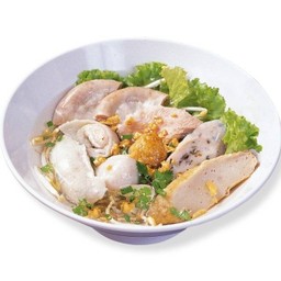 ก๋วยเตี๋ยวลูกชิ้นปลาทรงเครื่อง