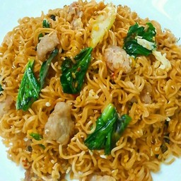 มาม่าผัดไข่