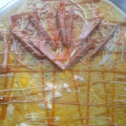 แป้งนมสด+พิซซ่า+ไข่+ปูอัด+ไส้กรอก+ซอสพริก+ซอสมะเขือเทศ+มายองเนส