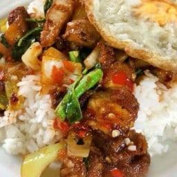 กระเพราถาด ครัวช่อชบา 65