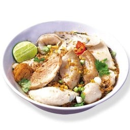 ก๋วยเตี๋ยวลูกชิ้นปลาต้มยำทรงเครื่อง