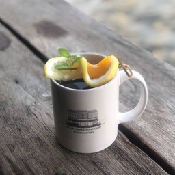 ชาพีชร้อน (H Peach Tea)