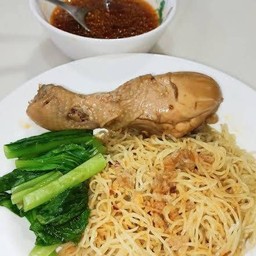 บะหมี่แห้งไก่ตุ๋น